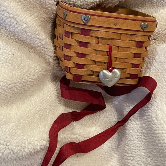 Heart Accented Woven Basket with Red Ribbon Longaberger Sweetheart - Picture 5 of 13